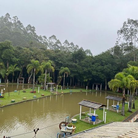 Pesqueiro Restaurante E Pousada Pingo De Ouro ปิเอดาจี ภายนอก รูปภาพ