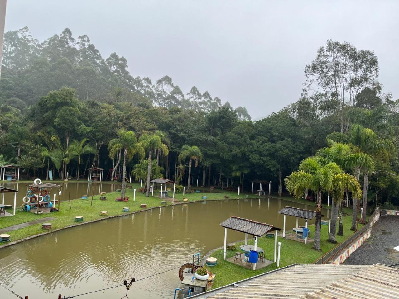 Pesqueiro Restaurante E Pousada Pingo De Ouro ปิเอดาจี ภายนอก รูปภาพ